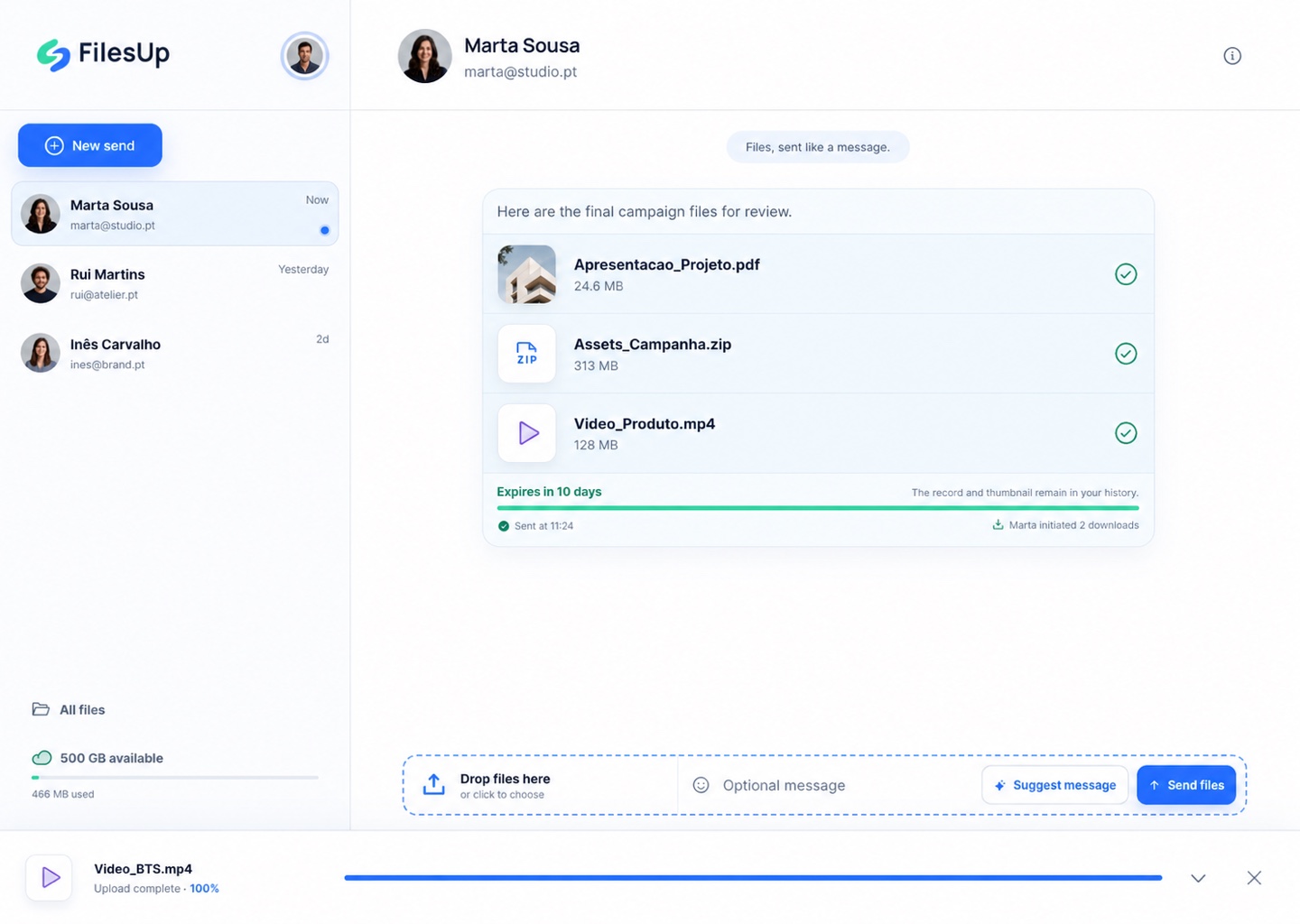 FilesUp app with conversations, sent files and a background upload